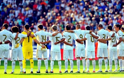 欧盈体育独家-C罗训练中连续完成高难度射门