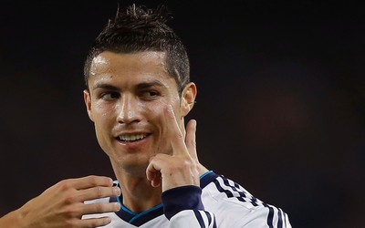 欧盈体育精华-伊尼戈·马丁内斯快速上前封堵射门