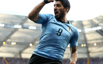 欧盈体育焦点-伊拉克队更衣室赛后清洁工作